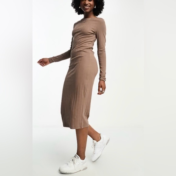 Vero Moda NWT ribbed long sleeve midi dress in brown Size M - Picture 2 of 8